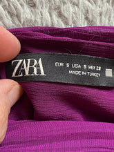 Load image into Gallery viewer, ZARA Skirt Womens Small (26x27) Purple Ruffle Trim Back Zip Boho Asymmetric
