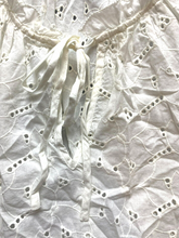 Load image into Gallery viewer, Rails Shirt Womens Medium Ivory Eyelet Oversized Boho Peasant Hippie Blouse Lady
