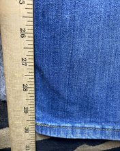 Load image into Gallery viewer, Levis Jeans Womens 8M (31x30) Blue Denim Mid Rise Straight Whiskered Signature
