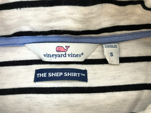 Load image into Gallery viewer, Vineyard Vines Sweatshirt Adult Small White The Shep Shirt Whale Pockets Mens
