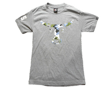 Load image into Gallery viewer, Bull Shirt Womens Small Camo Head 1975 Short Sleeve Pullover Hanes Beefy Ladies
