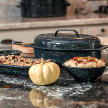 Load image into Gallery viewer, Granite Ware 13&quot; Covered Oval Roaster Black
