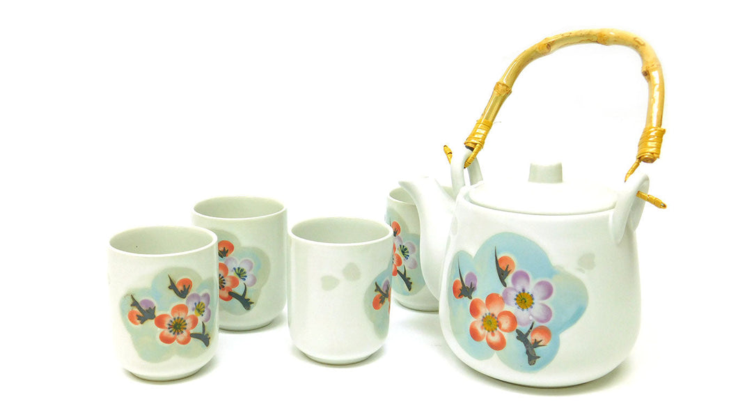 TEA SET WHITE W/FLOWERS