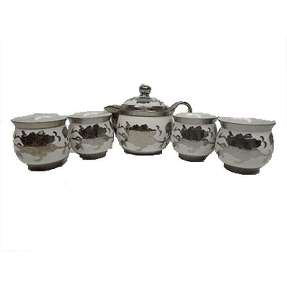 TEA SET W/ FLOWERS DESIGN
